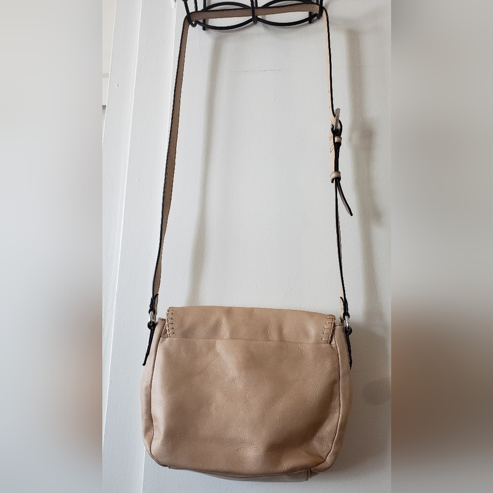 Aimee Kestenberg Tan Flap Saddle Crossbody Shoulder Bag EUC - Picture 8 of 9